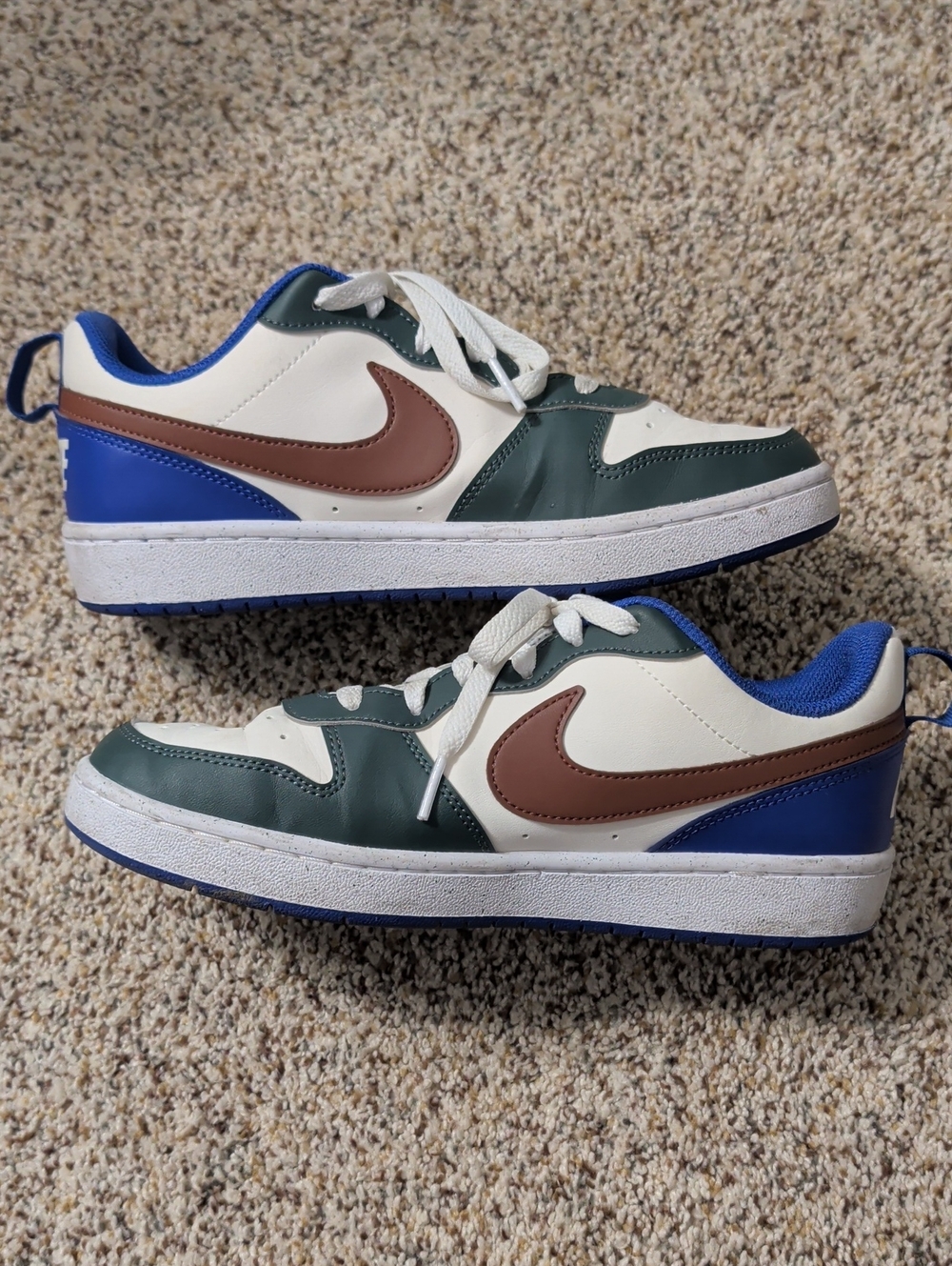 Nike Low-Top Sneakers Size 7